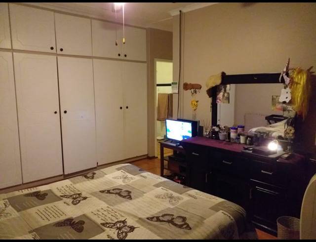 3 BEDROOM FREEHOLD TO LET IN BLACKRIDGE